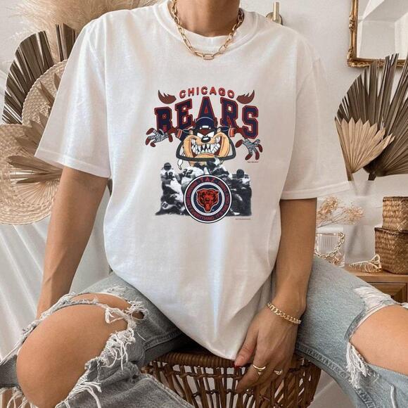 Julia A Other - Chicago Bears Classic Football Graphic Clean Design T-Shirt